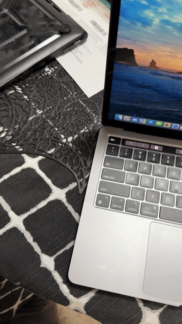 Video of Mint MacBook Pro 2020 - 13"