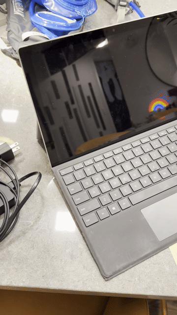 Video of Fair Microsoft Surface Pro 5 (2017)