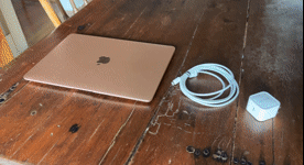 Video of Mint MacBook Air 2020 - 13"