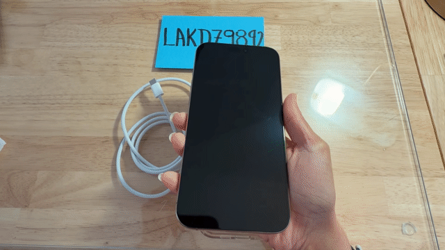 Video of Mint Apple iPhone 16 Pro Max