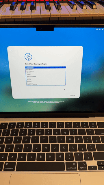 Video of Mint MacBook Air 2025 (M4) - 13"