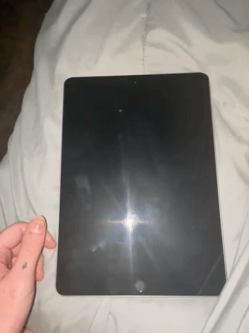 Video of Mint Apple iPad (6th Gen)
