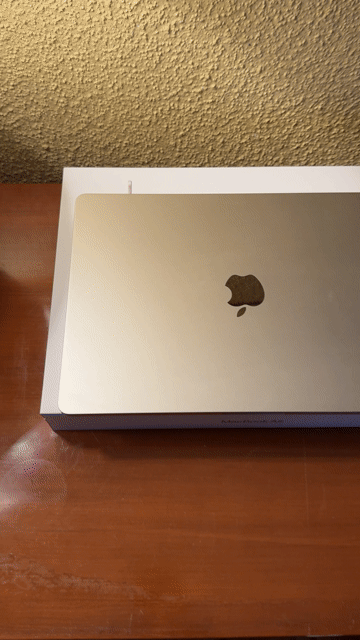 Video of Mint MacBook Air 2024 (M3) - 15"