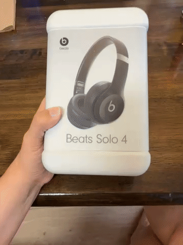 Video of New Beats Solo 4